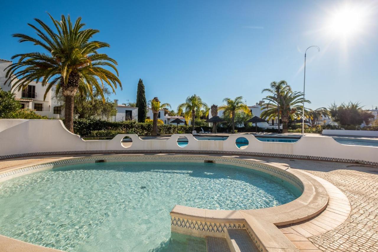 Beach Praia - Sleep 5 - Pool - Free Wi-Fi - Air Con Albufeira Buitenkant foto